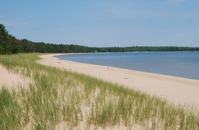AuTrain Beach House auf den Sandy Shores von Lk Superior! Min von abgebildeten Felsen!