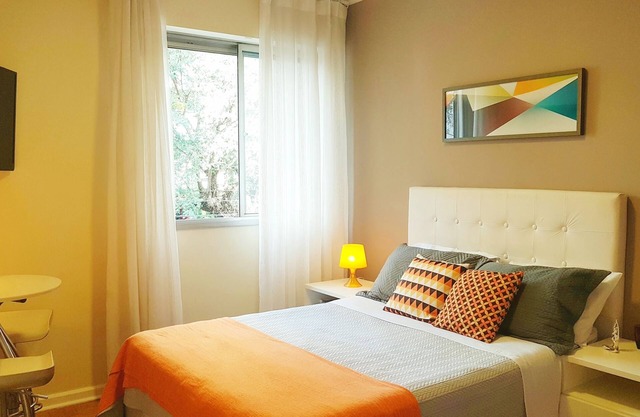 Av Paulista (1 block) - Apt 2 bedrooms. - Subway beside