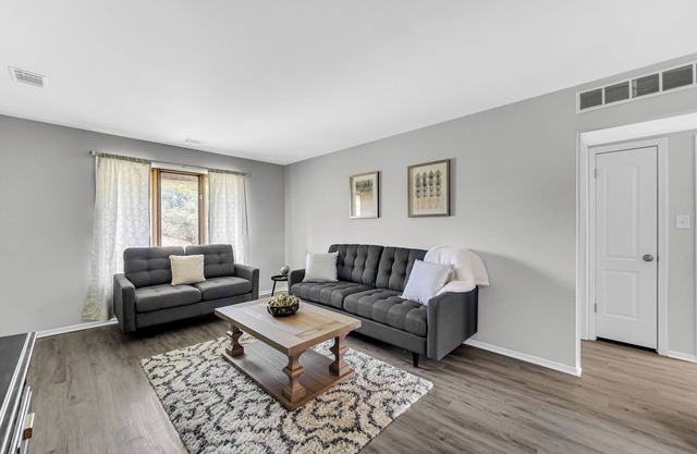 AVAIL 10/7/25- NEW 2BED CONDO by Hospital & Chicago