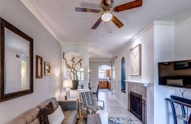 Available NOW!!! 2nd Floor Condo 2 beds w/view!