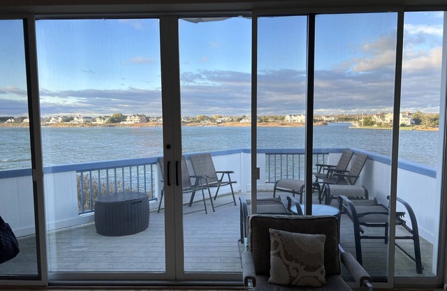 Available due to last minute cancellation. Beautiful Dune Road Condo.