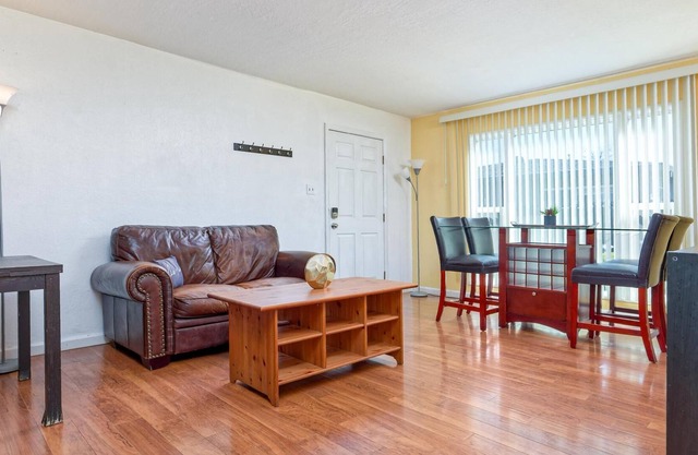 Available for New Years Eve | Pet friendly Apt