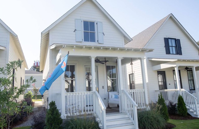 Charming new construction 2-bedroom cottage in The Lamar development.
