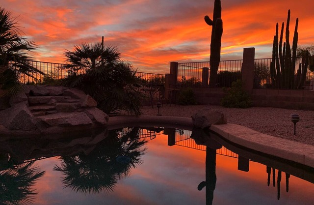 Available! Hot Tub, Gated Pool on the Golf Course