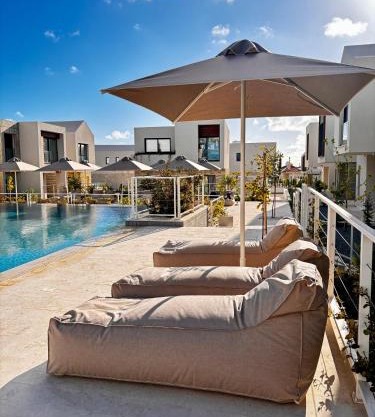 Avalon Gardens Pink&Blue Villa with swimming pools sauna restaurant gym