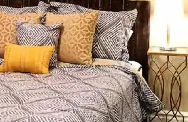 Avenues Suite w/ Private Entrance, Lndry, Kitchn!