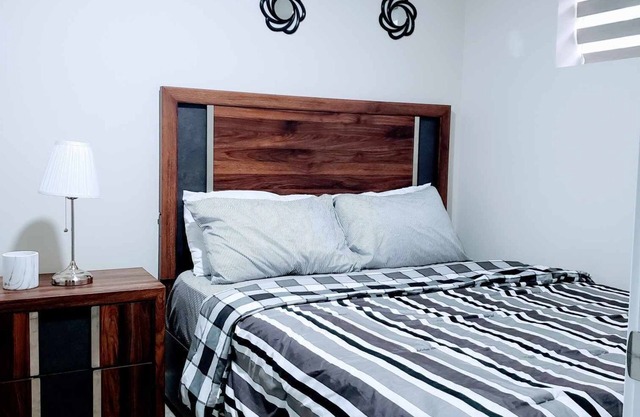 AviAana 1 Bedroom Basement Suite