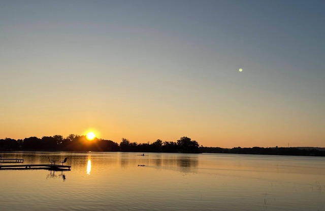 Avon Oasis - 3 Bedroom + Den Lakehouse 5 mins to St. Johns & St. Bens