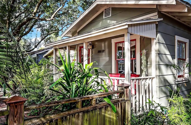 ★Award Wining★ 1923 Arts & Craft Cottage