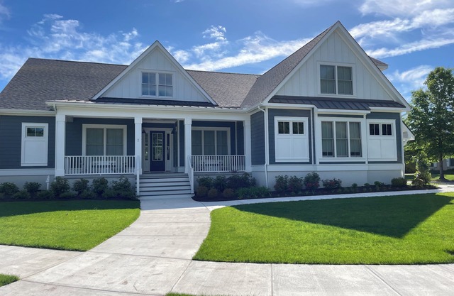 "Awenasa" Luxury 4BR home near beach with theater, games, and gourmet kitchen!