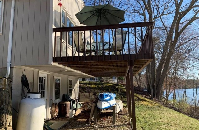 Awesome 3 bd lake house on Johnson’s Pond