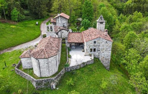 Awesome Home In Biacis With Wifi