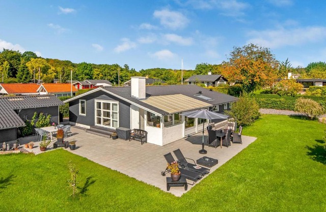 Awesome Home In Haderslev With Kitchen
