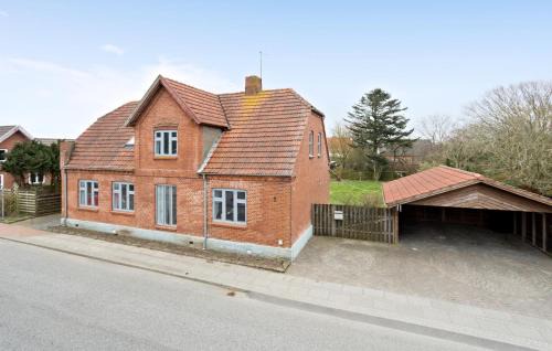 Awesome Home In Spøttrup With Wifi
