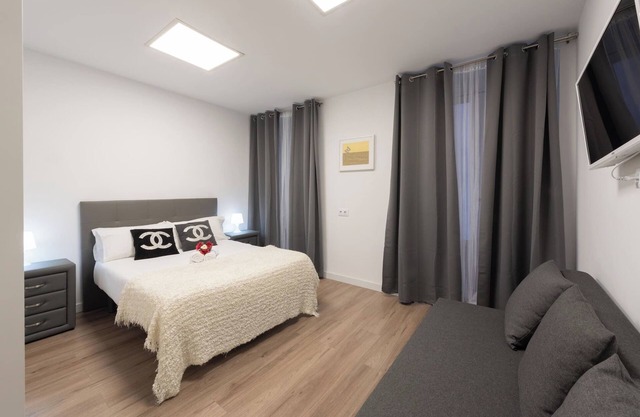 Awesome & Spacious Apartment Gran Vía | A039