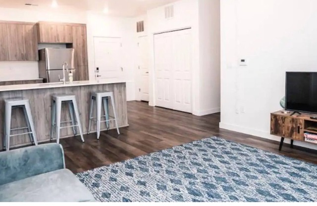 Awesome, Stylish Unit in Logan! All to Yourself!