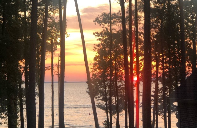 Fantastische Waterfront Lake House auf Sam Rayburn See, 4 Schlafzimmer, 3 Badezimmer, 12 Personen