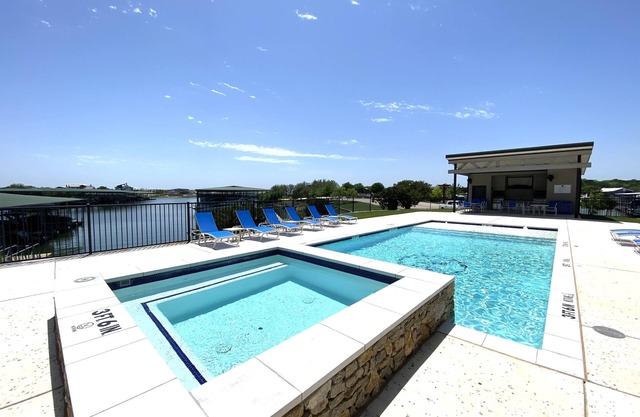 Awesome Waterfront - Possum Kingdom Lakefront Condo, Harborview