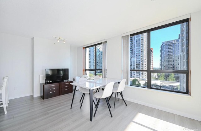 Axis Peak, Entire Private Condo Unit, 1 parking space