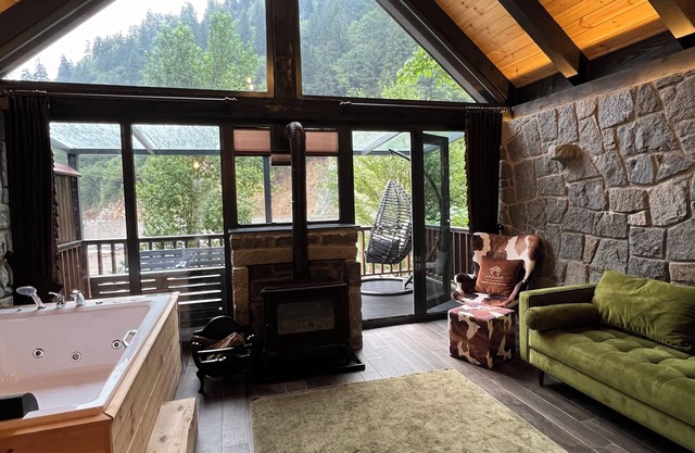 AYDER VANAK STONE SUITES