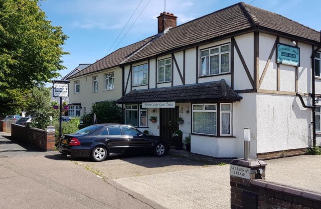 Aylesbray Lodge