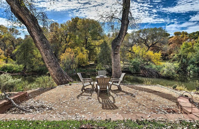 AZ Wine Country Retreat w/ Oak Creek Views!