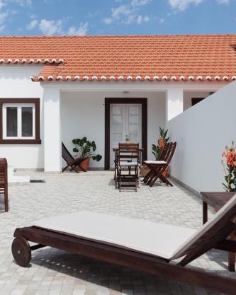 Azenhas do Mar Roadside House