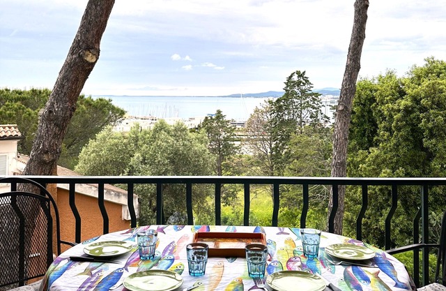 AZURE 4 Apartment