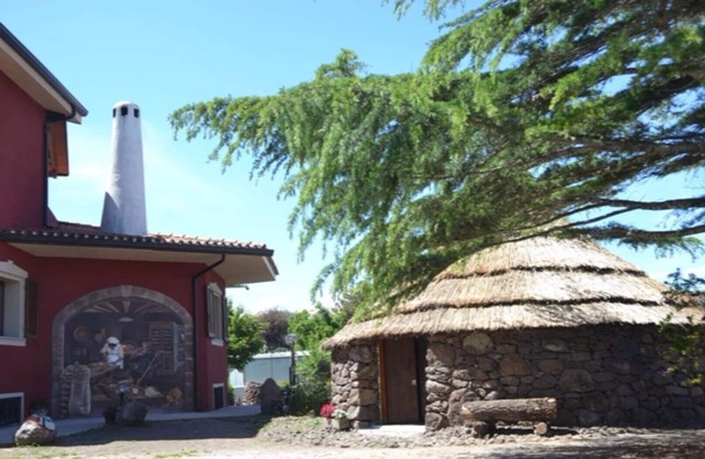 B & B "Antica Botte" Bungalow weiß fin - Sardische Hütte - Sardische Hütte