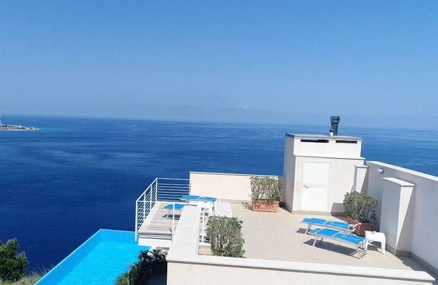 B&B Blu Infinito