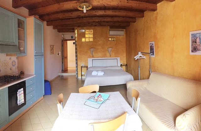 B & B Casa Vela - Studio Veliero mit Balkon mit Blick auf den Borgo