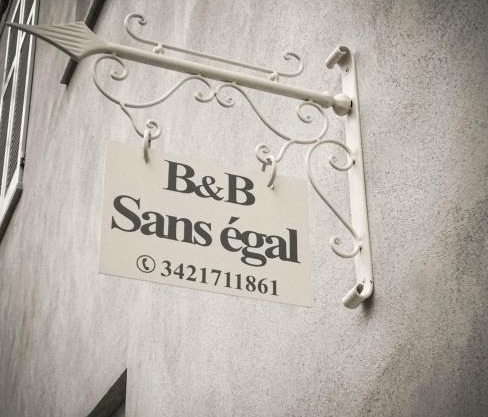 "B&B Sans égal", con CAMERE PRIVATE e APPARTAMENTI al PIANO TERRA a Biella