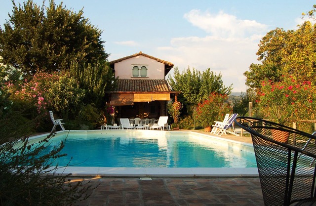 B & B mit Pool, nur einen Schritt von Assisi entfernt