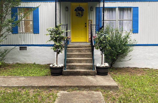 B R Guest BNB