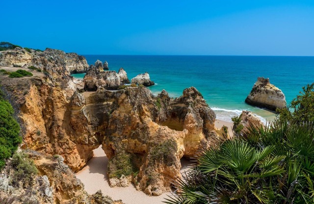 B02 - Fantastic Apartment With Pool Almost On The Sandy Beach by DreamAlgarve