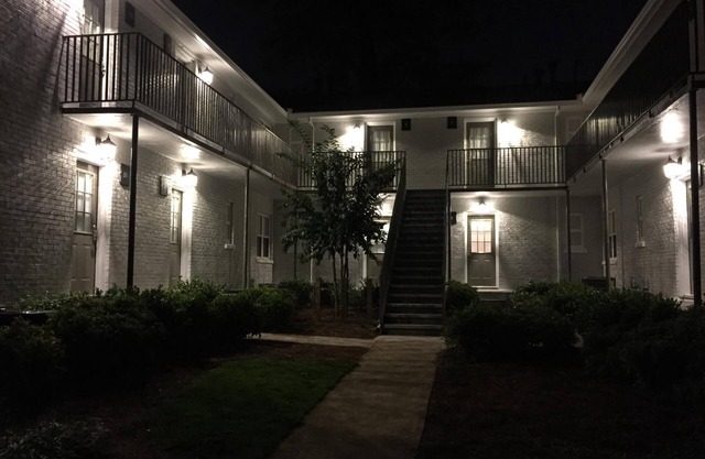 B1bf Safe Clean Condo w Free Parking Near Shepherd Center