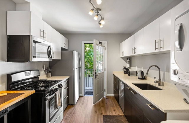 (B2bH) Great Location, Peaceful Condo Near Peachtree Street