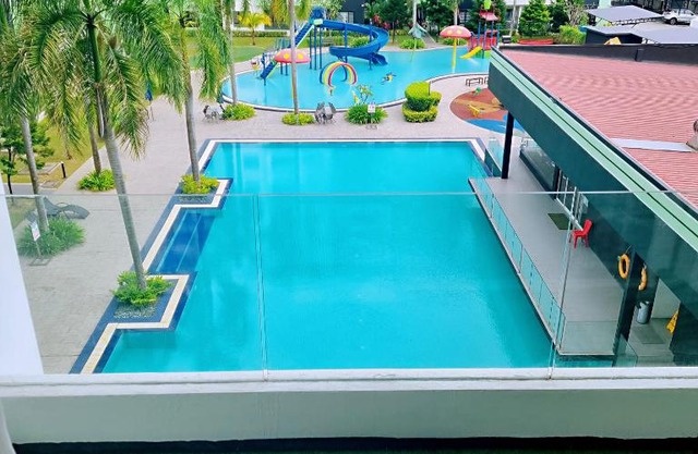 B3 Superb PoolView Manhattan Waterpark Homestay Ipoh4-8Pax NETFLIX