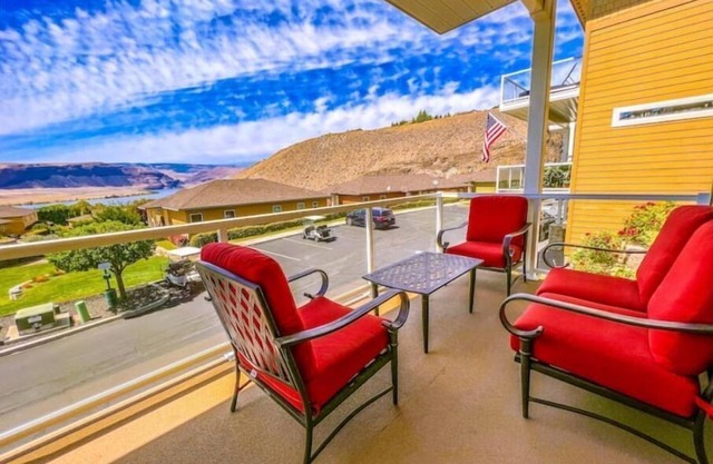 B51-Executive Getaway Sunserra Columbia River