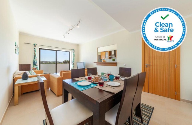 B55 - Sunset Holiday Apartment