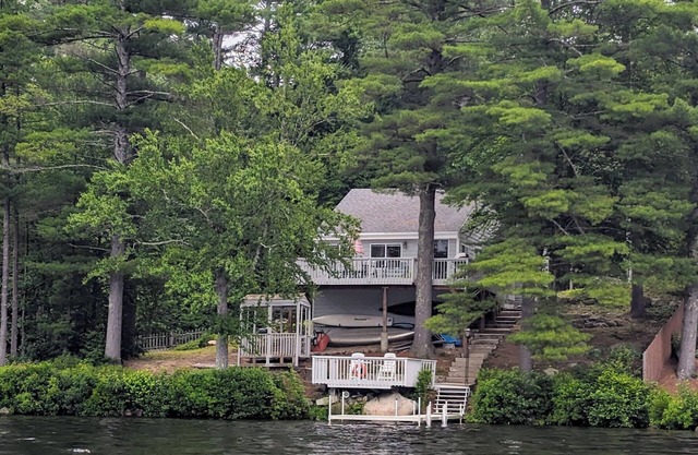 Baboosic Lake - Wonderful Classic S. NH Vacation Cottage all to Yourself