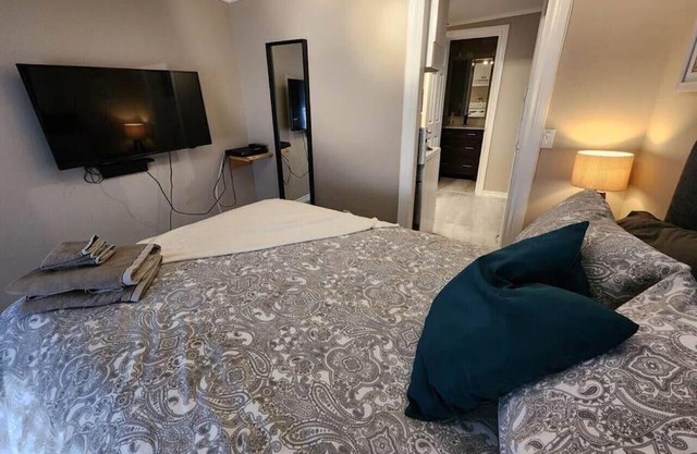 Bachelor Oasis w/ Free Parking & Nearby Hotspots!