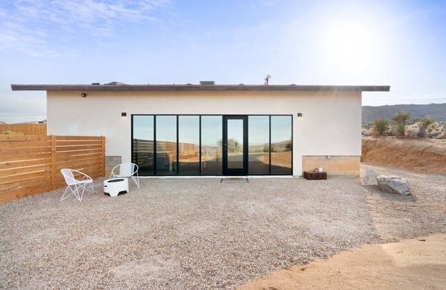 ✨✨ Back Haus - Views, Dark Skies and Fire Pit! ✨✨