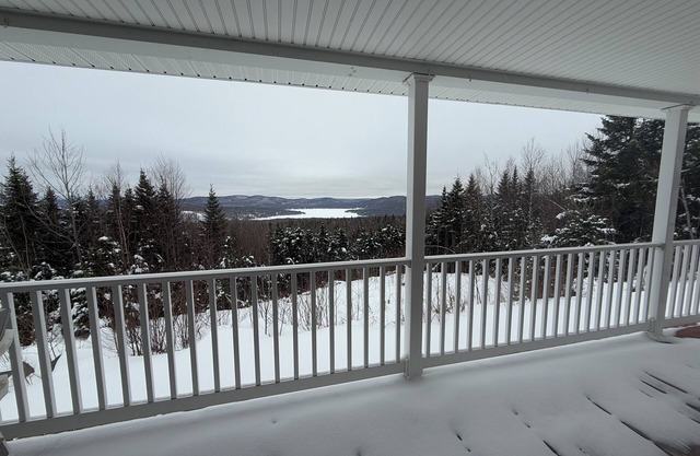 Lake View, Sleeps 12-FLAT RATE Direct ATV Access! Private Snowmobile Access!