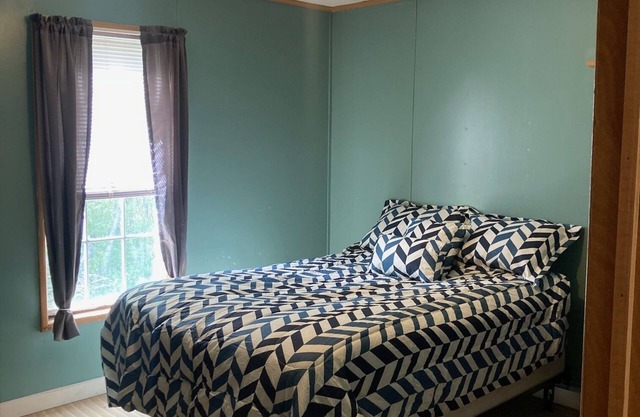 Back to basics small simple cottage just a two minute drive to the beach.