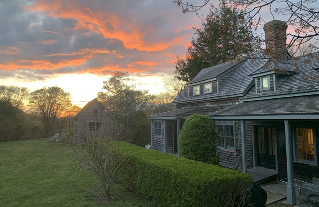 Back to nature—-an Island artist’s cottage…Discounted early summer & Fall wks.!