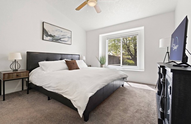*Backyard*King*Parking*100Mbps*Smart TV*Bbq*W/D