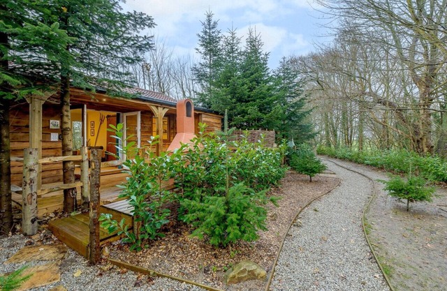 Badger - One Bedroom House, Sleeps 2