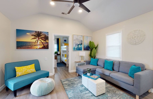 Bahia Breeze - Beachfront Cottage