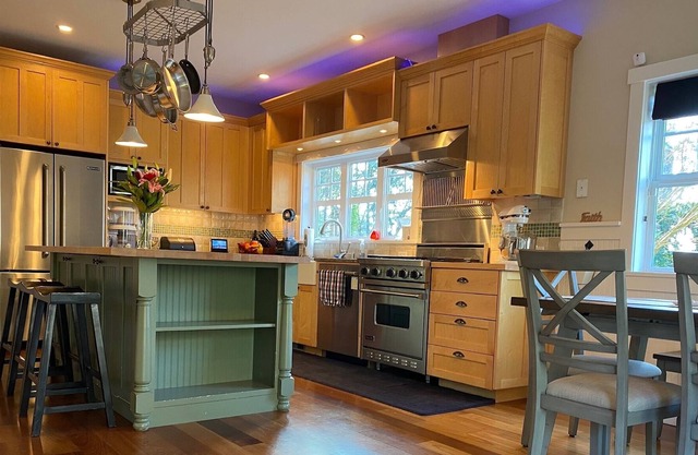 Bainbridge Island Craftsman next to the beach